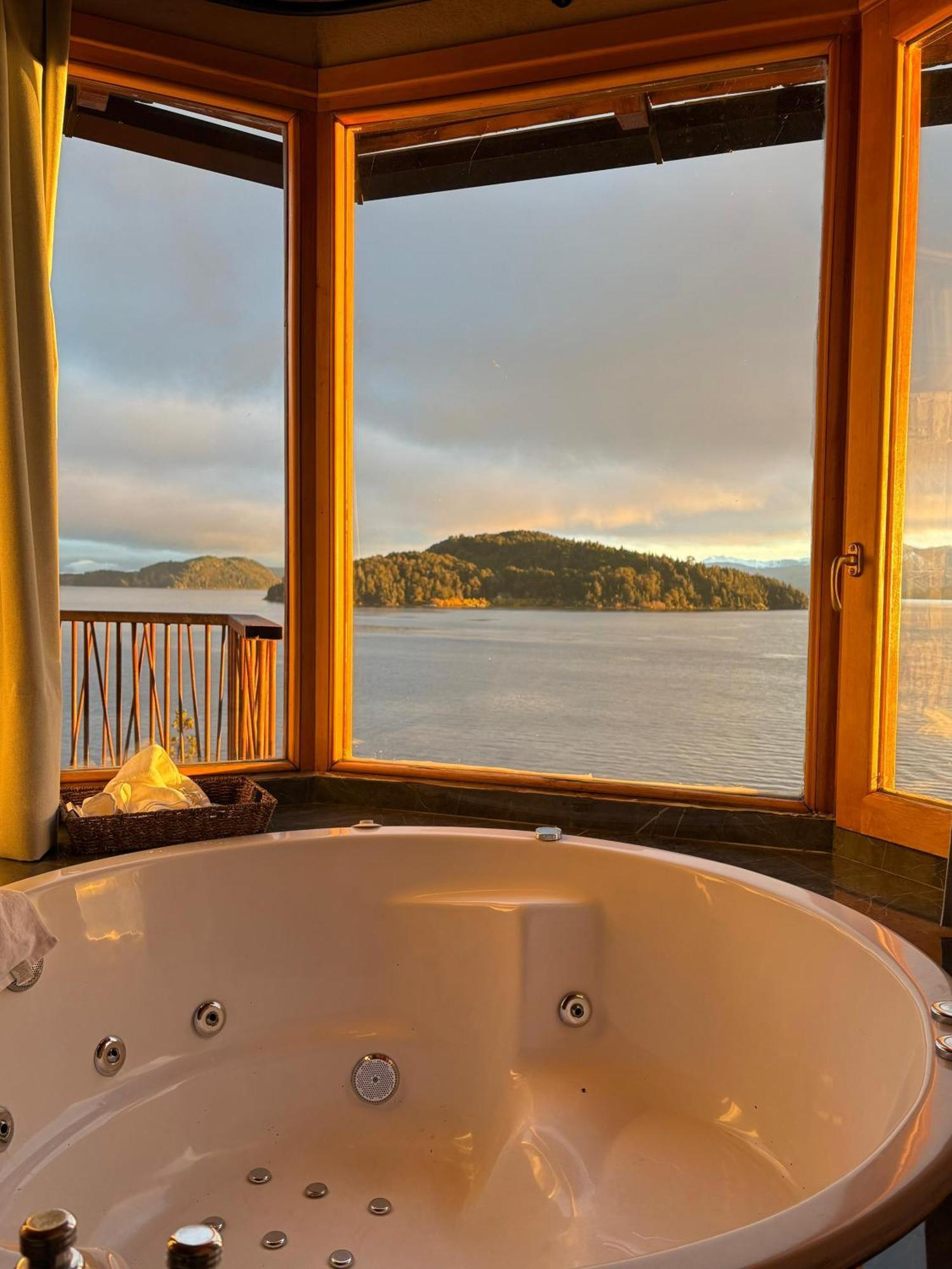 Lirolay Suites - Apart Hotel San Carlos de Bariloche Exterior photo